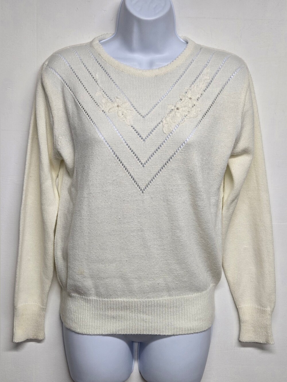 Knitivo S Cream Sweater Knit Acrylic Top Scalloped Neck Long Sleeve Vintage